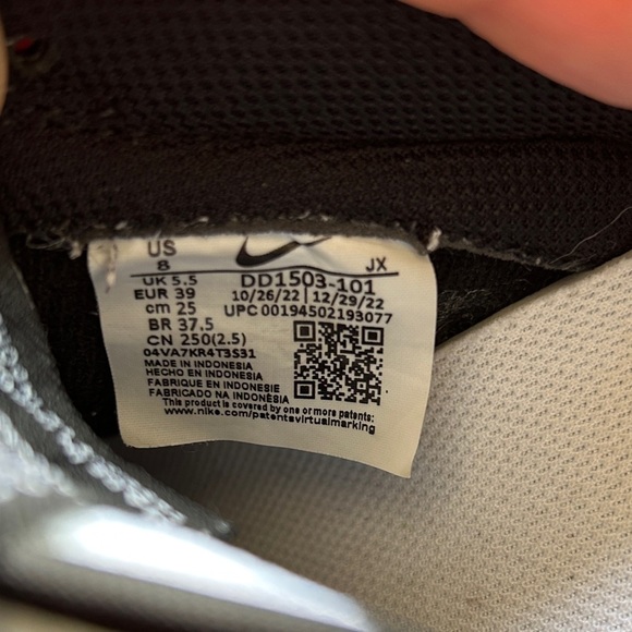 Nike Dunk Low
Women's Shoes Classic Black and White Athletic Shoes size 8 - Picture 10 of 10